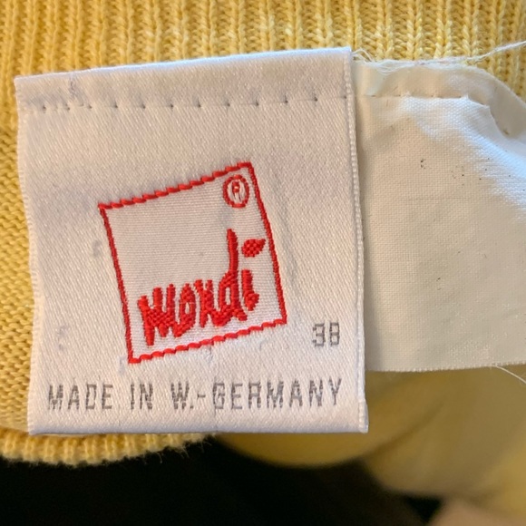 Vintage | Yellow Turtleneck Sweater - Picture 12 of 12